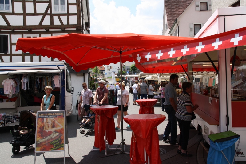 Krämermarktstand mit Schweizer Produkten
